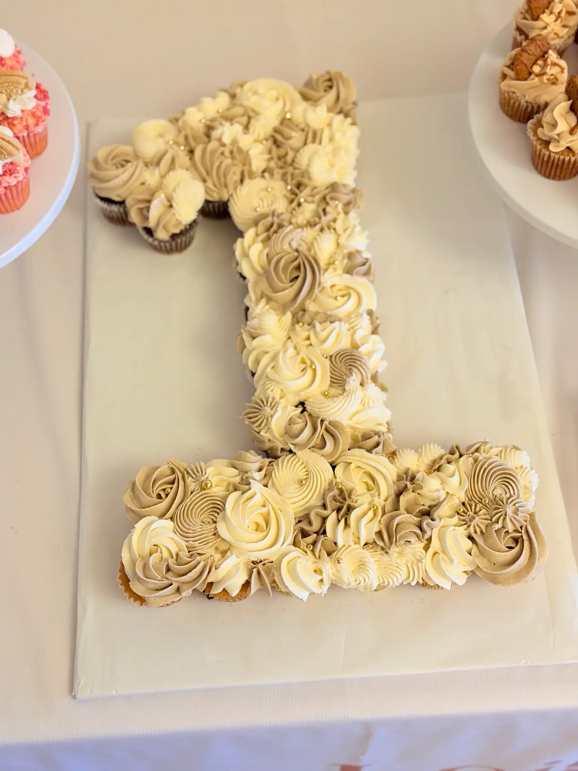 Gold and cream number one pull-apart cupcake cake